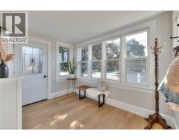 33 BLOOMINGDALE Road N - 8