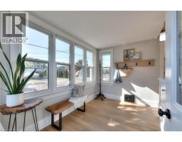 33 BLOOMINGDALE Road N - 9
