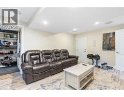 40 RENNIE Drive - 31