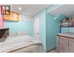 40 RENNIE Drive - 33