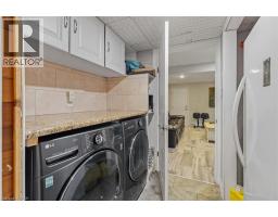40 RENNIE Drive - 34