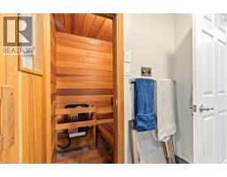 40 RENNIE Drive - 36