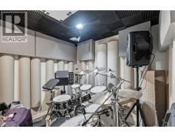 40 RENNIE Drive - 37