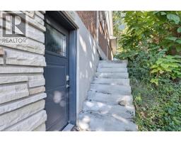 40 RENNIE Drive - 38