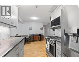 40 RENNIE Drive - 9