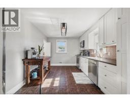 300 MELROSE Avenue - 6