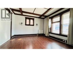 30 REGINA Street N - 13