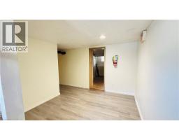 30 REGINA Street N - 22