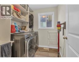 37 REEVES Road - 10