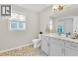 37 REEVES Road - 14