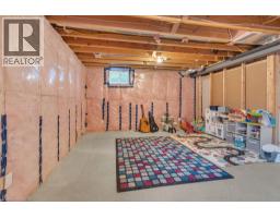 37 REEVES Road - 21