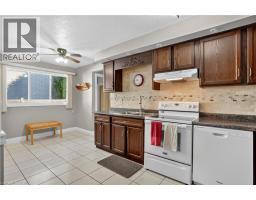 14 CARNABY Crescent - 13