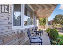 14 CARNABY Crescent - 4