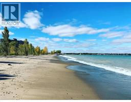 847 WELLINGTON Street - 26