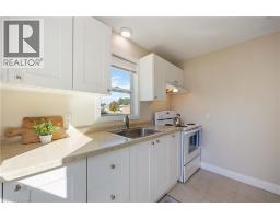 847 WELLINGTON Street - 8