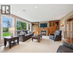 572 FALCONRIDGE Crescent - 15