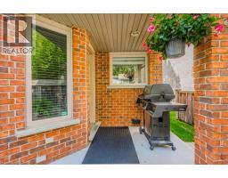 572 FALCONRIDGE Crescent - 37
