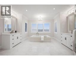 565 MANOR RIDGE Crescent - 20