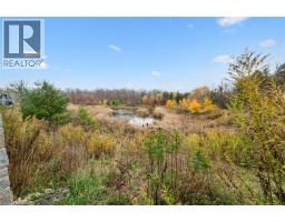 565 MANOR RIDGE Crescent - 3