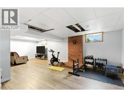 31 PEEL Street E - 18