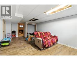 31 PEEL Street E - 19