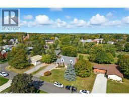 31 PEEL Street E - 26