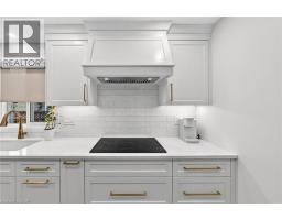 28 ENDEAVOUR Drive - 11
