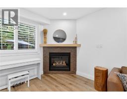 28 ENDEAVOUR Drive - 17