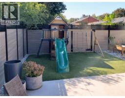 7 CROSBY Drive - 28