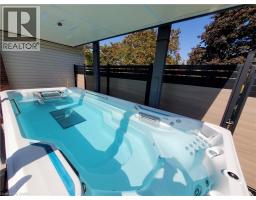 7 CROSBY Drive - 32