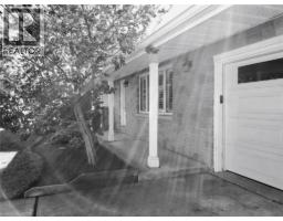 7 CROSBY Drive - 37