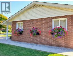 7 CROSBY Drive - 38