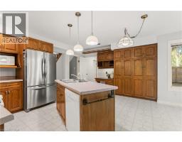 553 PARADISE Crescent - 14