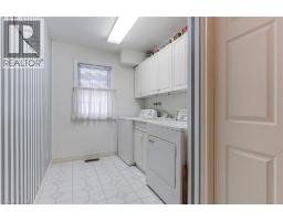 553 PARADISE Crescent - 24