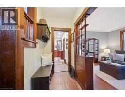 482 WELLINGTON Street N - 9