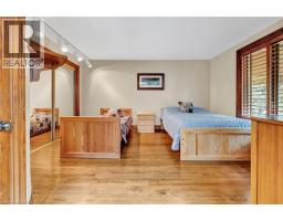 32 MAPLE HILL Drive - 25