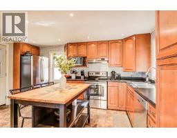 53 MADDISON Street E - 11