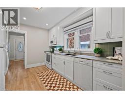 34 STIRLING Avenue N - 7