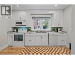 34 STIRLING Avenue N - 8