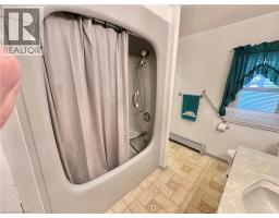 24 HUNT Street N - 14