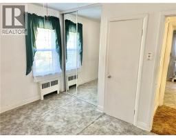 24 HUNT Street N - 19