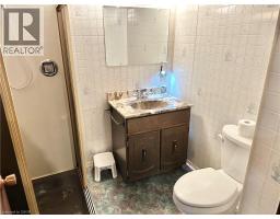 24 HUNT Street N - 24