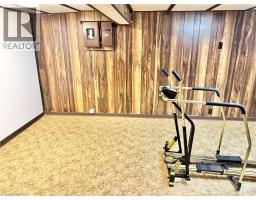 24 HUNT Street N - 25