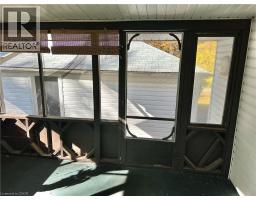 24 HUNT Street N - 32