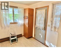 24 HUNT Street N - 4