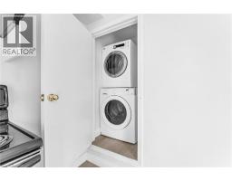 120 JANSEN Avenue - 16