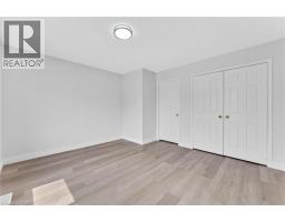 120 JANSEN Avenue - 21