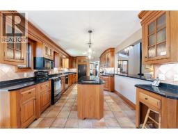 587 HILLCREST Road - 15