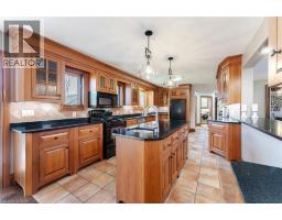 587 HILLCREST Road - 16