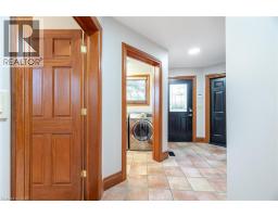 587 HILLCREST Road - 28